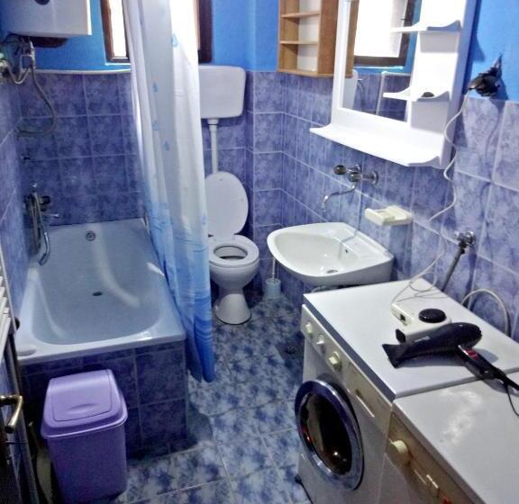 اتاق لوکس با بالکن, Virmal