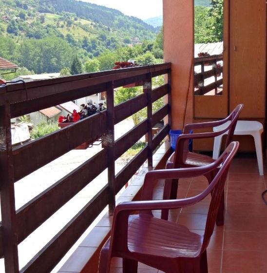 اتاق لوکس با بالکن, Virmal