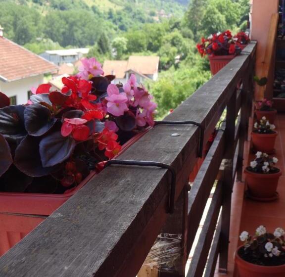 اتاق استاندارد با بالکن, Virmal