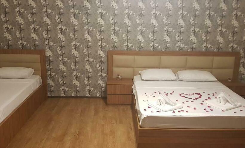 اتاق خانوادگی, White House In Kakheti Eniseli