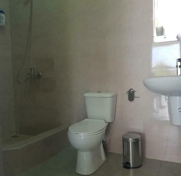 اتاق خانوادگی, White House In Kakheti Eniseli