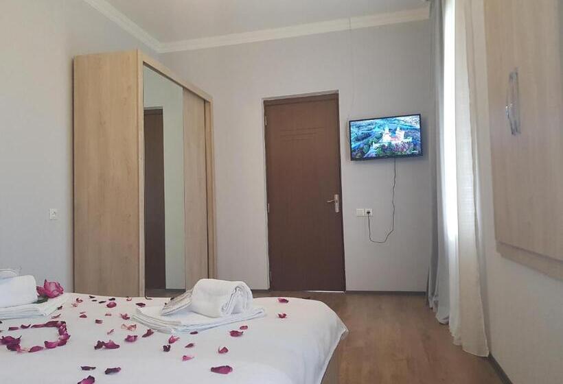 اتاق استاندارد, White House In Kakheti Eniseli