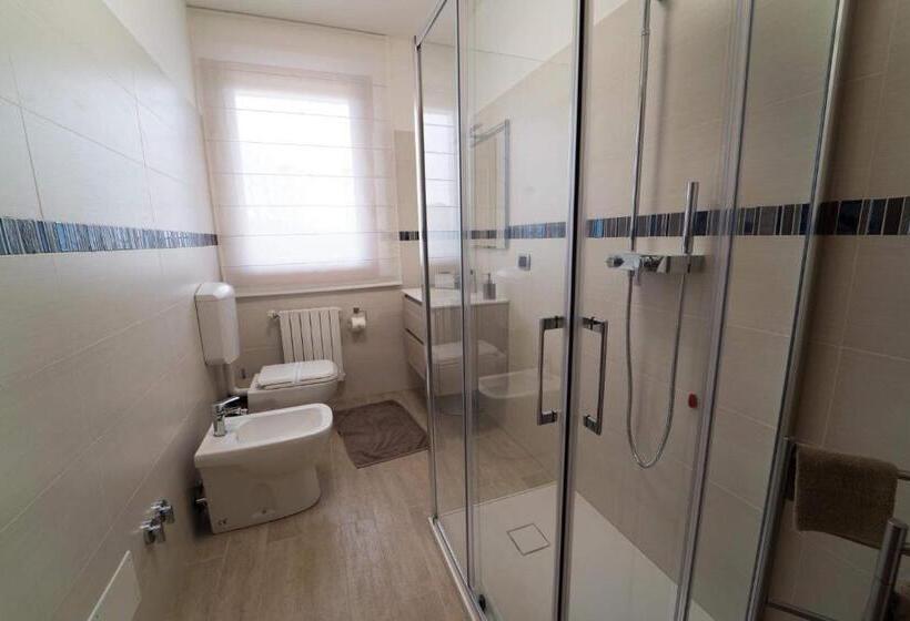 标准单人间共用浴室, B&b La Serenissima