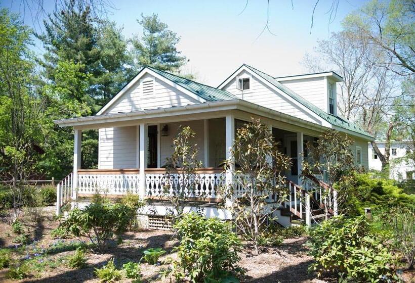 جناح عائلي, Hopkins Ordinary Bed, Breakfast And Ale Works