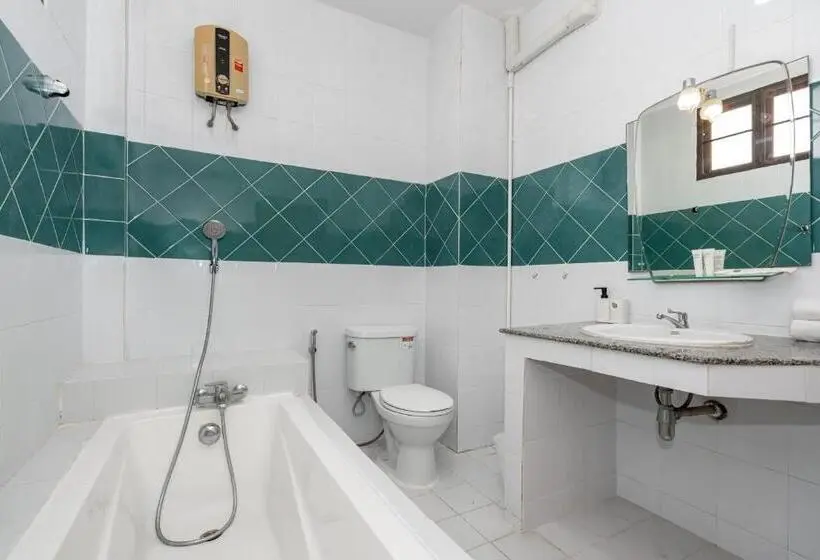 プールビュースイート, Chernin Apartment Suites