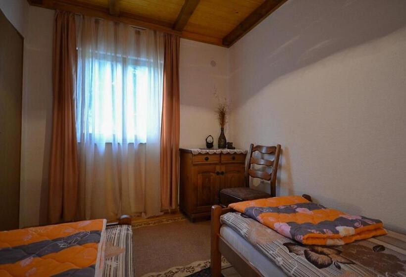 آپارتمان 2 خوابه, Antik