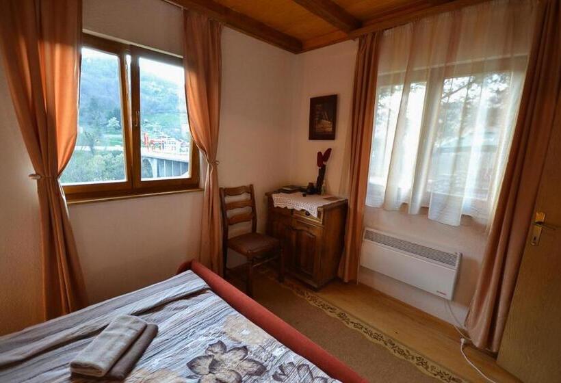 آپارتمان 2 خوابه, Antik