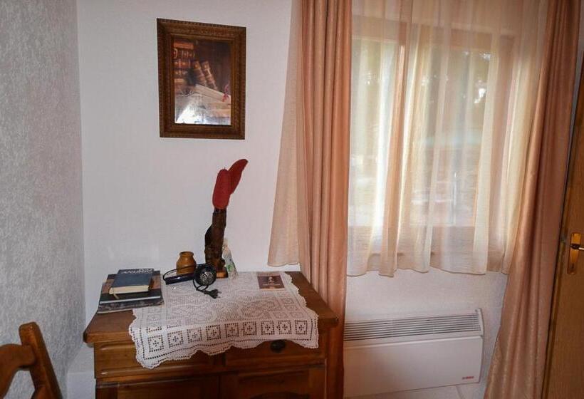 آپارتمان 2 خوابه, Antik