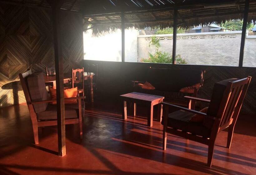 اتاق استاندارد با چشمانداز استخر, L Escale