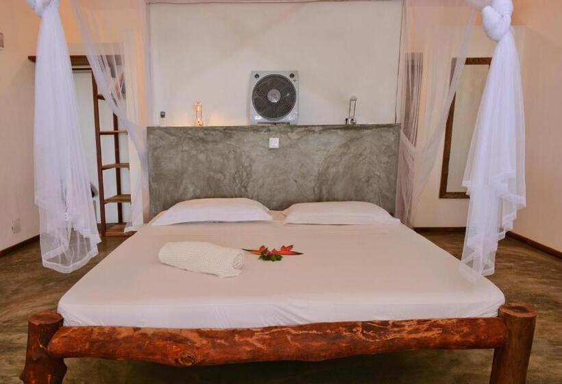 اتاق استاندارد با بالکن و چشمانداز دریا, Nosy Lodge