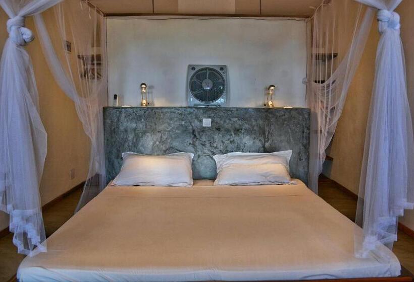 اتاق استاندارد با بالکن و چشمانداز دریا, Nosy Lodge