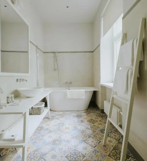 اتاق لوکس, Villa Santa