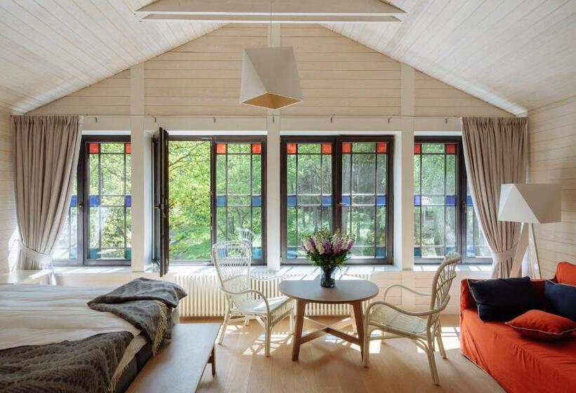 اتاق لوکس, Villa Santa