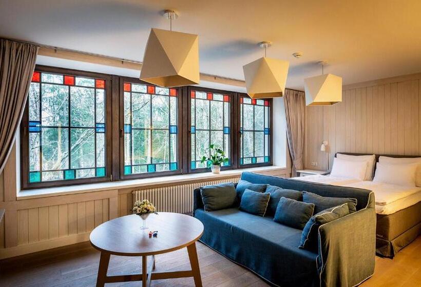 اتاق لوکس, Villa Santa