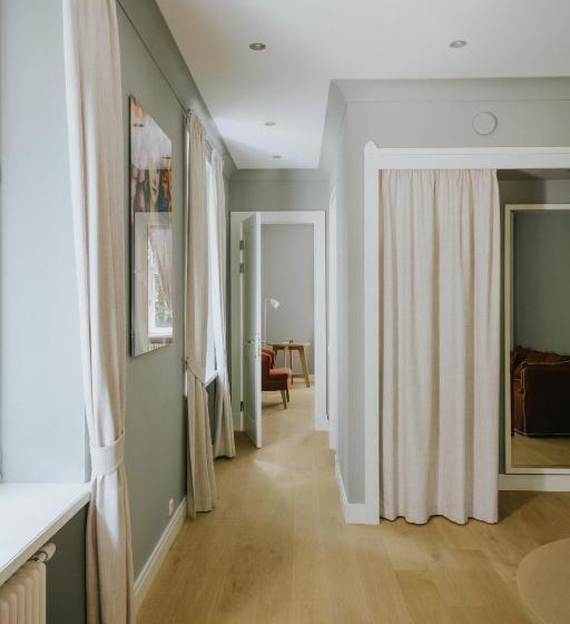 سوییت, Villa Santa