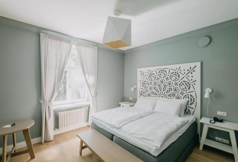 سوییت, Villa Santa