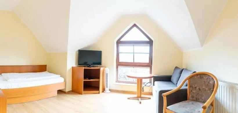Standard Yhden Hengen Huone, Landhotel Biberburg