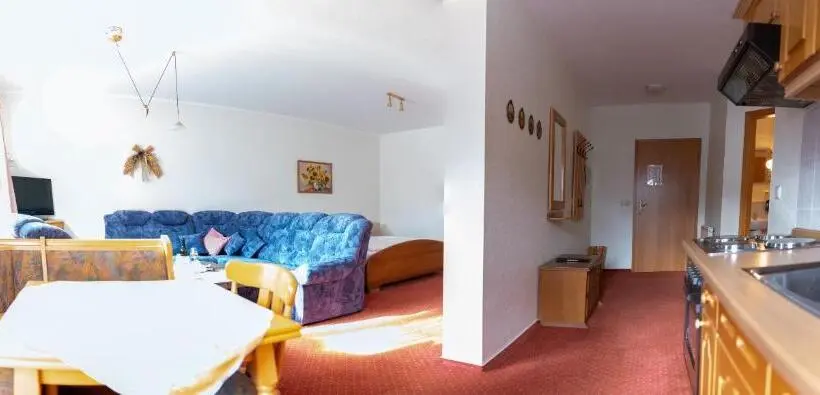 Perhehuone Puutarhanäkymä, Landhotel Biberburg