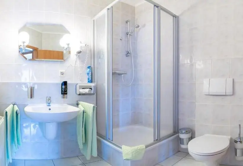 Perhehuone Puutarhanäkymä, Landhotel Biberburg