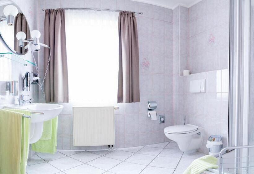 발코니가 있는 스위트, Landhotel Biberburg