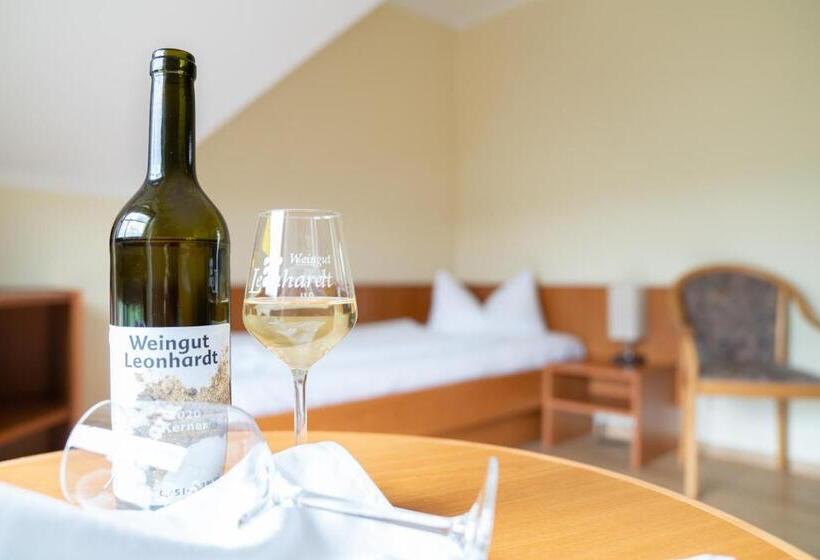 Номер Стандарт Индивидуальный, Landhotel Biberburg