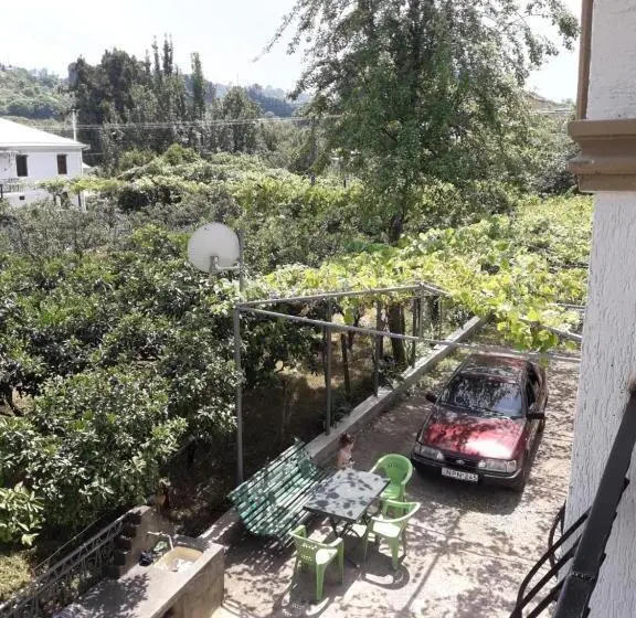 اتاق استاندارد سه نفره, House Dea Dea