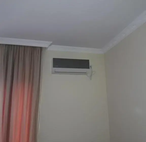 اتاق استاندارد سه نفره, House Dea Dea