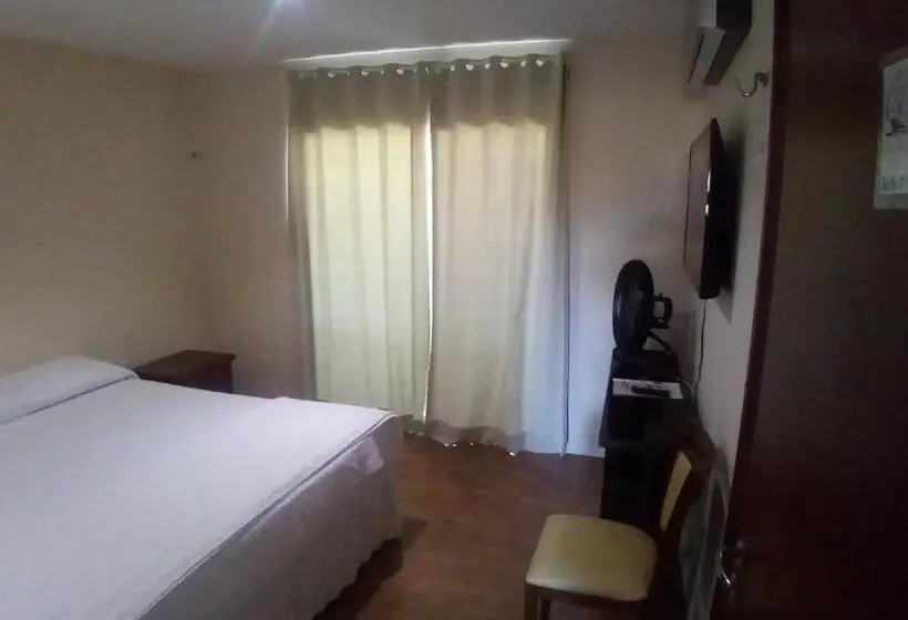 Basic Kolmen Hengen Huone, Ruan Beach