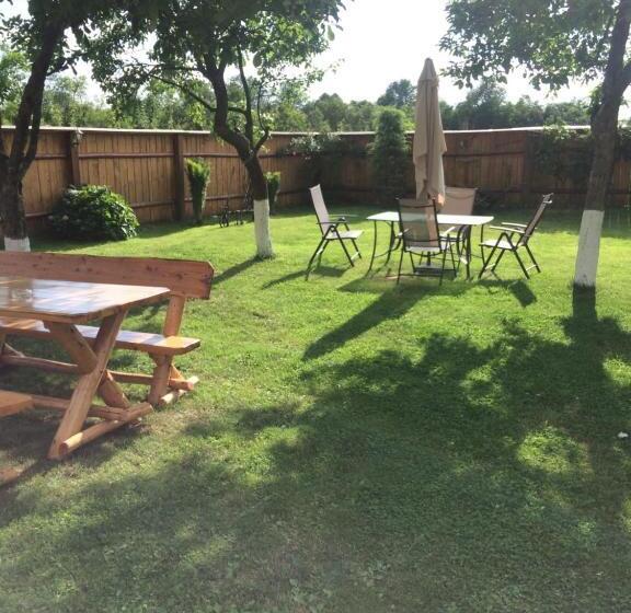 اتاق استاندارد سه نفره, Pensiunea Bujor De Munte