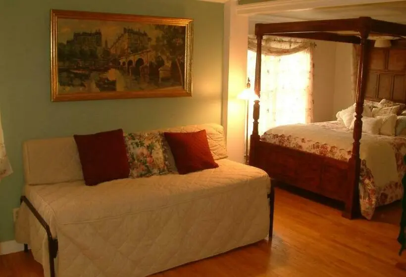 スイート, Truman Gillet House B & B