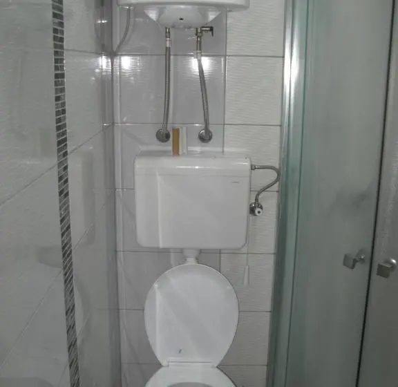 اتاق استاندارد یک نفره, 6 Topola
