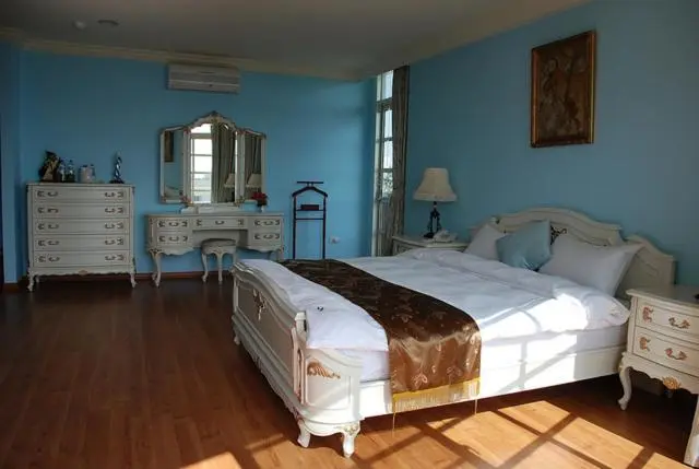 اتاق لوکس با بالکن, Lk Breakfast And Beds