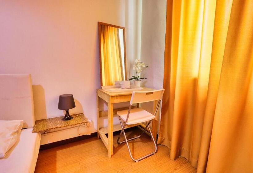 غرفة ديلوكس, Bata Merah Boutique