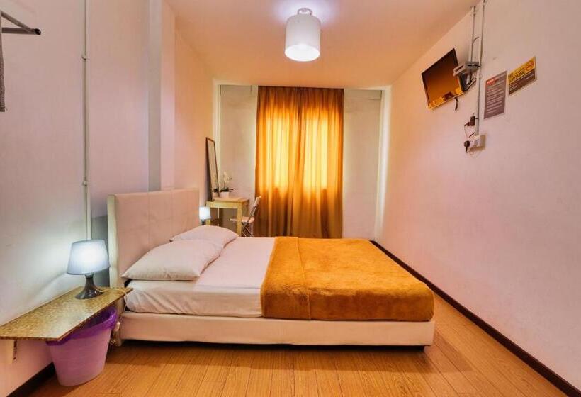 غرفة ديلوكس, Bata Merah Boutique