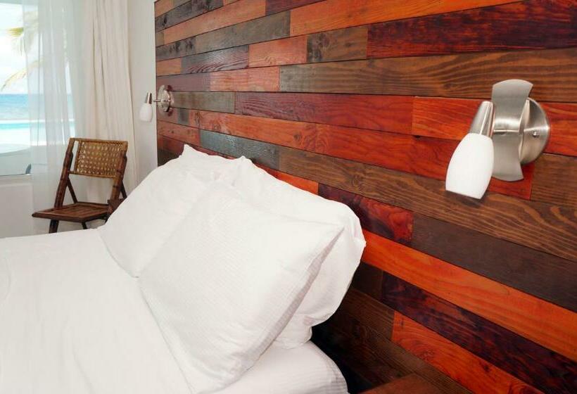 اتاق استاندارد با چشمانداز دریا, Bravo Beach