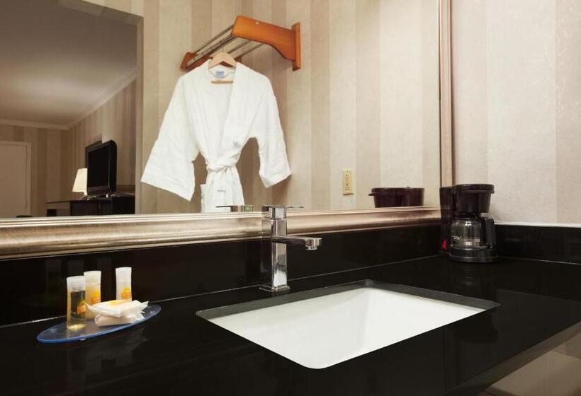 Номер бизнес-класса, Days Inn By Wyndham Wilmington Brandywine