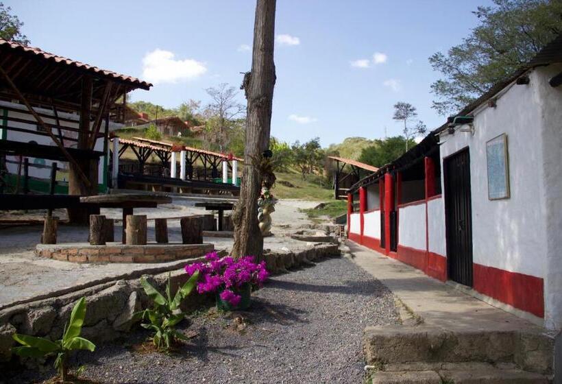 شاليه غرفة نوم واحدة, La Montoya