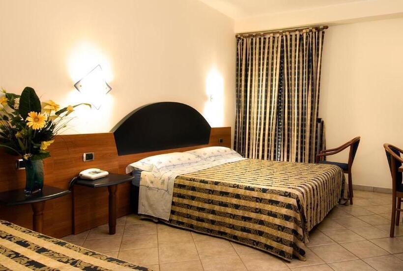 스탠다드 트리플 룸, Marconi