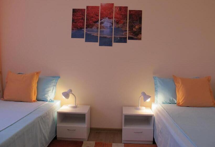 Номер Economy, Guest House & Bistro Lefterova