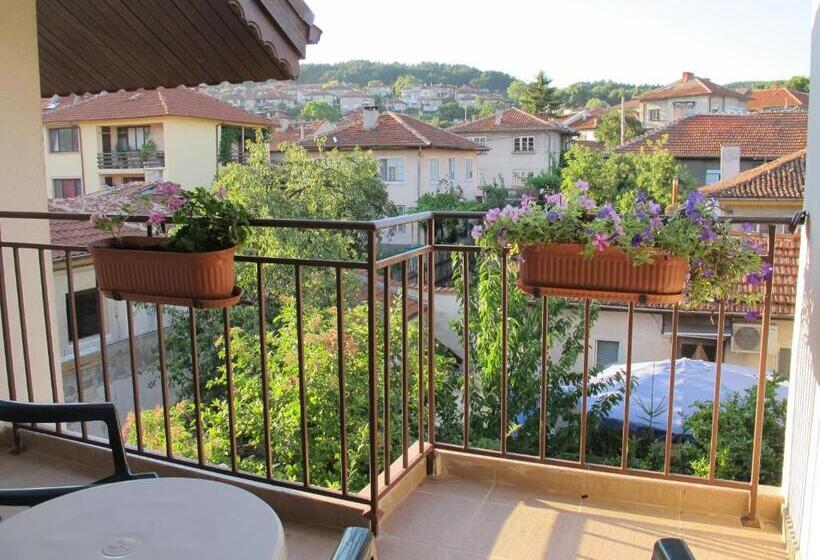 חדר אקונומי, Guest House & Bistro Lefterova