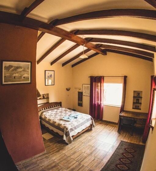 سوییت با چشم‌انداز کوه, Hostel Serena