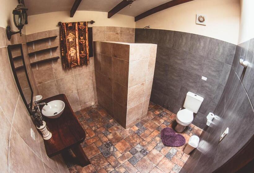 اتاق خانوادگی, Hostel Serena