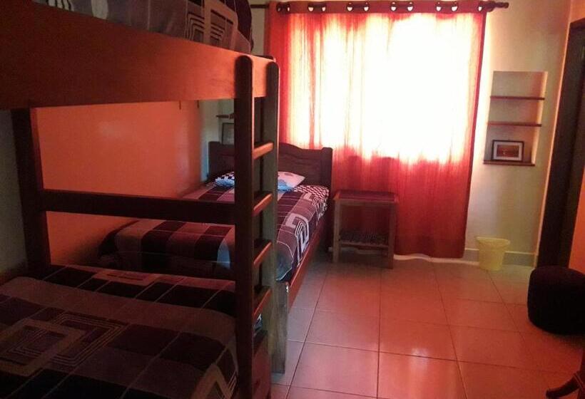 اتاق استاندارد سه نفره, Hostel Serena