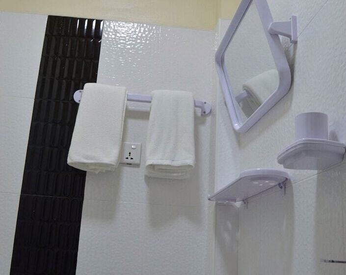 اتاق استاندارد, Local Island Inn