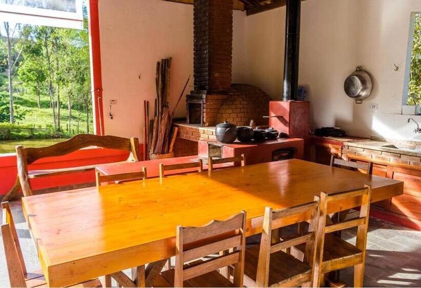 4ベッドルームハウス, Pousada Dona Manoela