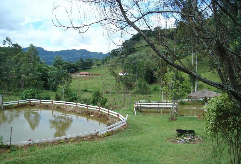 4ベッドルームハウス, Pousada Dona Manoela