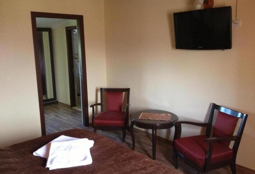 סוויטת 2 חדרי שינה, Pensiunea La Nise