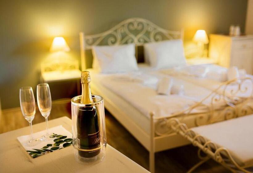 Номер Deluxe, Wellness Hotel Lihovar