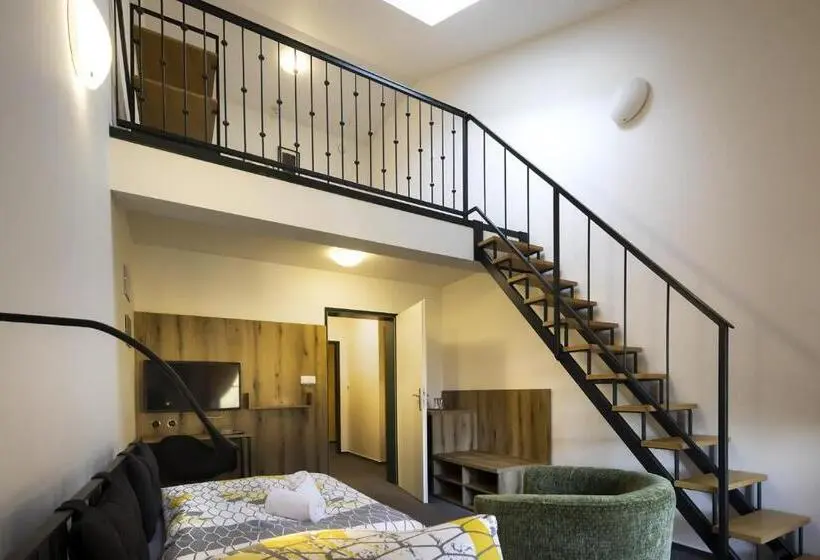 庭の見えるシングルルーム, Wellness Hotel Lihovar