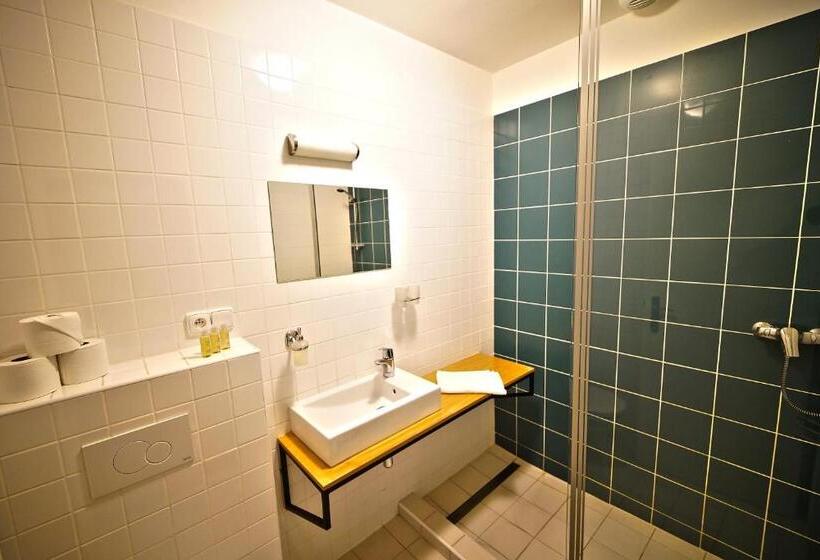 Номер Стандарт Трехместный, Wellness Hotel Lihovar